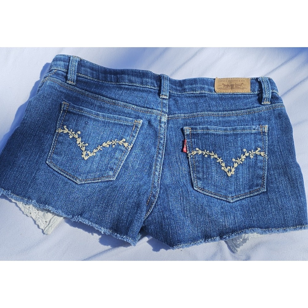 Levi's Women's Size 12 Blue Denim Shorts With Lace Pockets Back Pockets So Cute